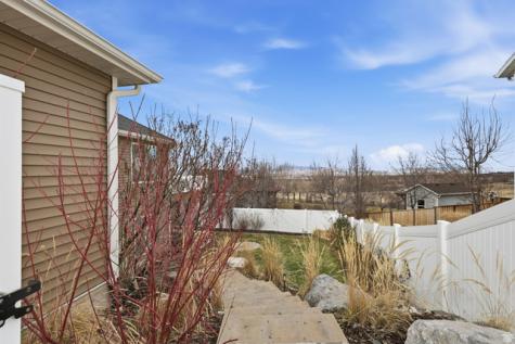 555 N 750 E Hyde Park UT 84318