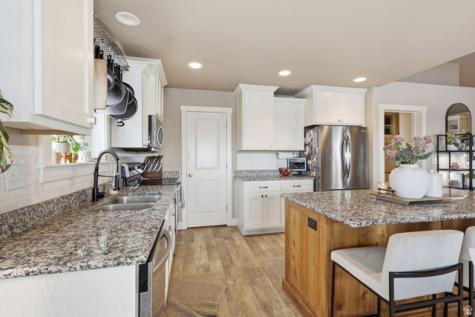 555 N 750 E Hyde Park UT 84318