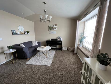 4062 W 5950 S Roy UT 84067