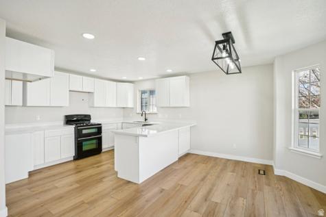 403 E 850 N Springville UT 84663