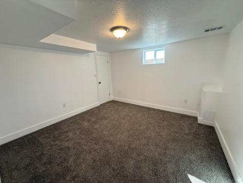 5256 S 2000 W Roy UT 84067