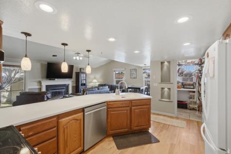 2045 W 5025 S Roy UT 84067