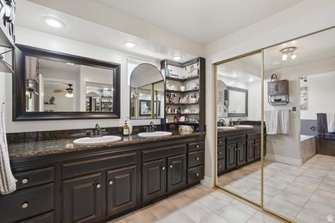 2045 W 5025 S Roy UT 84067