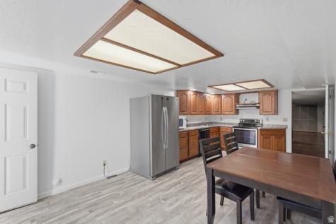 2045 W 5025 S Roy UT 84067