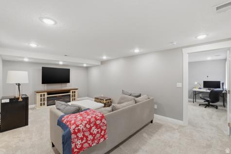 512 S 850 E Centerville UT 84014