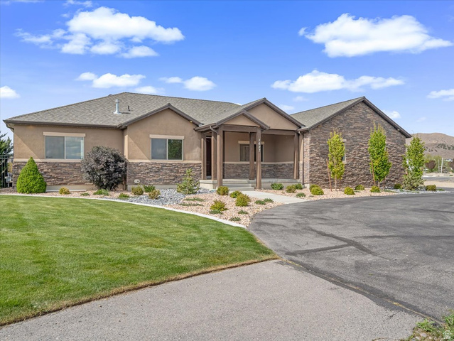 1627 E Lakeview Lane Eagle Mountain UT 84005