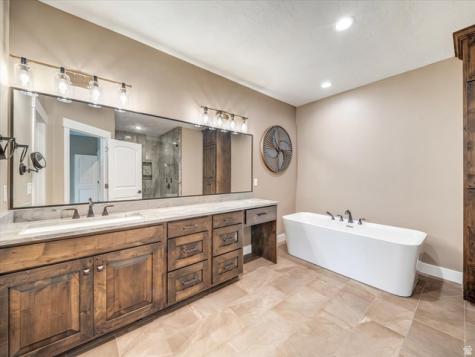 1627 E Lakeview Lane Eagle Mountain UT 84005