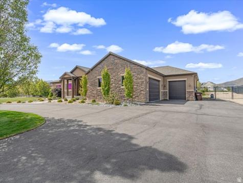 1627 E Lakeview Lane Eagle Mountain UT 84005