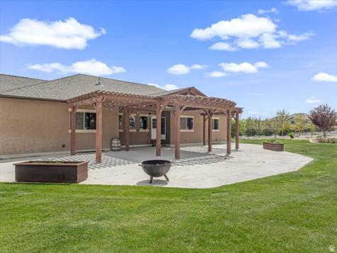 1627 E Lakeview Lane Eagle Mountain UT 84005