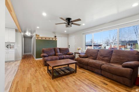 328 E Isgreen Circle Tooele UT 84074