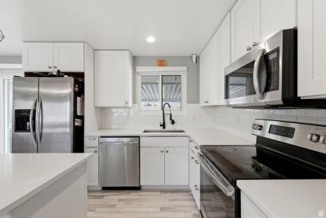 328 E Isgreen Circle Tooele UT 84074