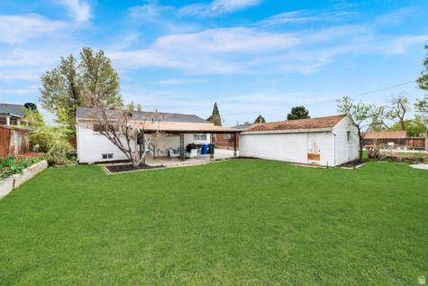 1861 E Severn Drive S Holladay UT 84124