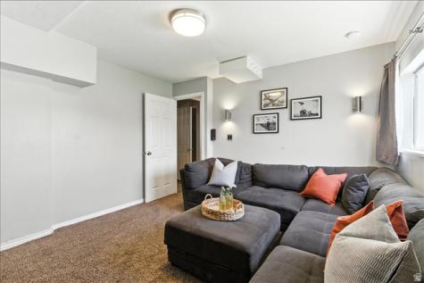 1827 W Omni Avenue Salt Lake City UT 84116