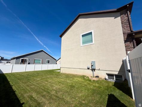 1074 S 4000 W Syracuse UT 84075