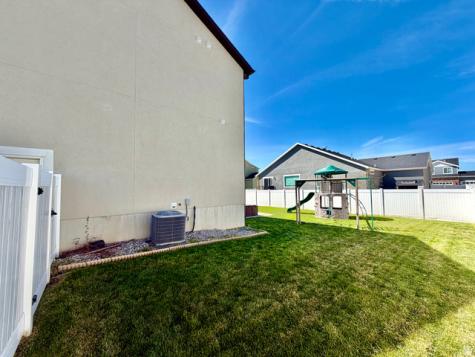 1074 S 4000 W Syracuse UT 84075