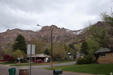 793 S Simoron Drive E Ogden UT 84404