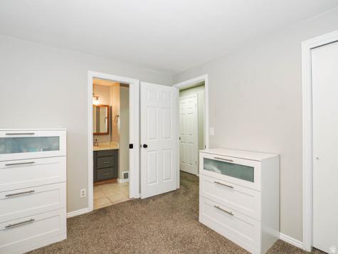 361 E 10450 S Sandy UT 84070