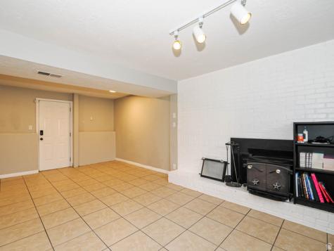 361 E 10450 S Sandy UT 84070