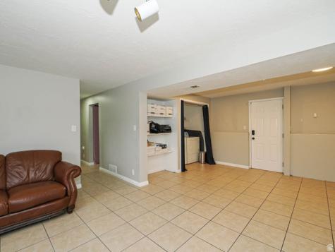 361 E 10450 S Sandy UT 84070