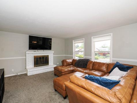 361 E 10450 S Sandy UT 84070