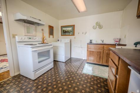 24 S 1400 E Pleasant Grove UT 84062