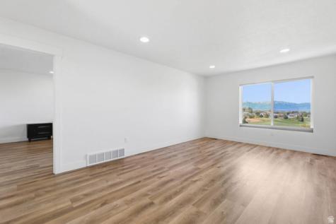 469 N 1360 E Tooele UT 84074