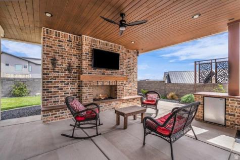 1398 E Dellcorero Drive St. George UT 84770