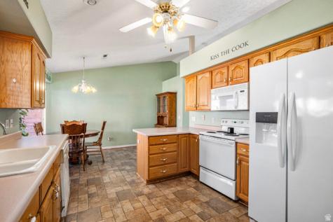 646 N 2450 E St. George UT 84790