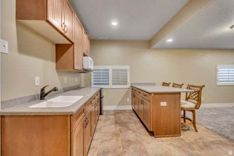 1695 E Ensign Place Cottonwood Heights UT 84121