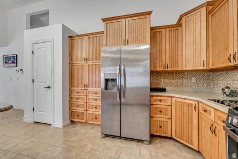 1695 E Ensign Place Cottonwood Heights UT 84121