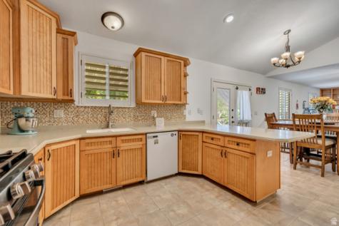 1695 E Ensign Place Cottonwood Heights UT 84121