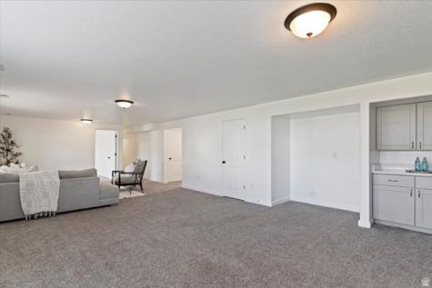 343 E 6725 S South Weber UT 84405