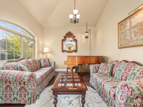 2774 N 370 E Provo UT 84604