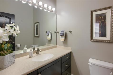 1653 E Crescent View Circle Sandy UT 84092