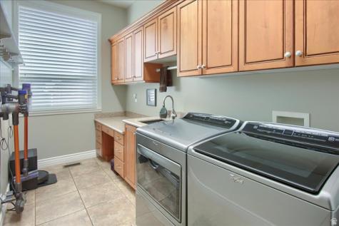 1653 E Crescent View Circle Sandy UT 84092