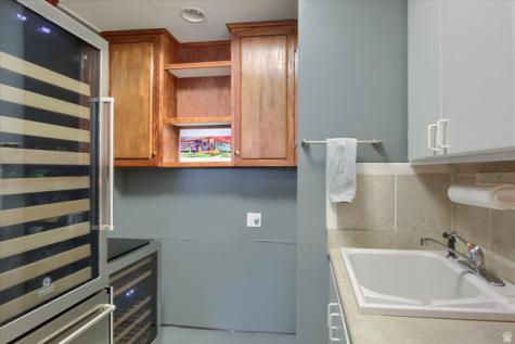 1653 E Crescent View Circle Sandy UT 84092