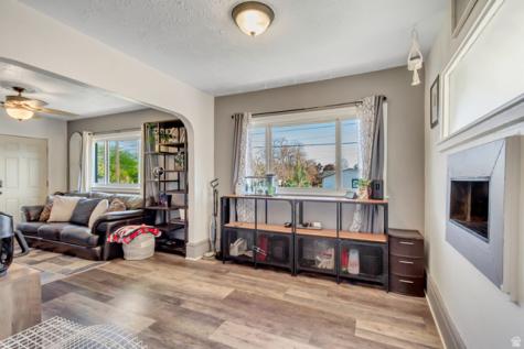 196 N 100 W Tooele UT 84074