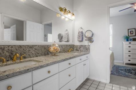 2016 E Graystone Lane S Draper UT 84020
