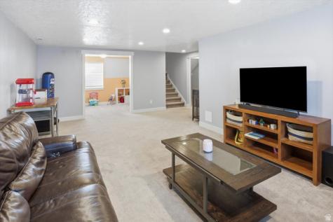 2113 E 1200 N Layton UT 84040