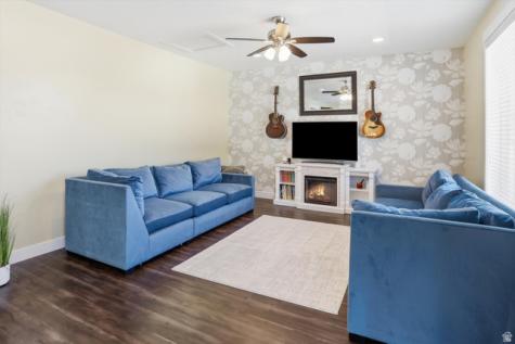 2113 E 1200 N Layton UT 84040