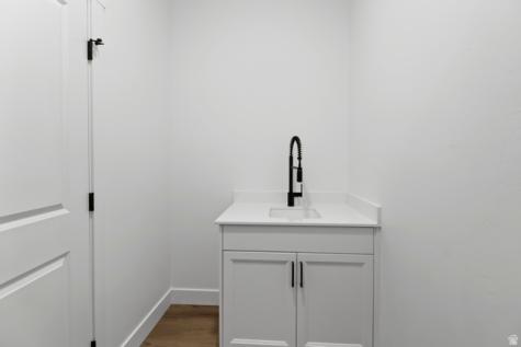 613 S 175 E Hyde Park UT 84318