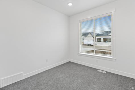 613 S 175 E Hyde Park UT 84318