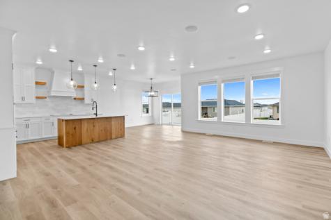 613 S 175 E Hyde Park UT 84318