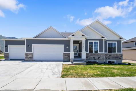 613 S 175 E Hyde Park UT 84318