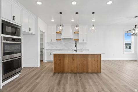 613 S 175 E Hyde Park UT 84318