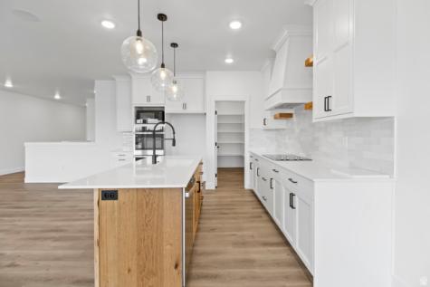613 S 175 E Hyde Park UT 84318