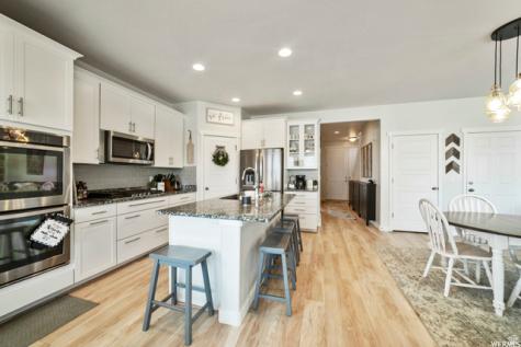 1836 E Red Oak Road E Eagle Mountain UT 84005