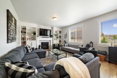 1836 E Red Oak Road E Eagle Mountain UT 84005