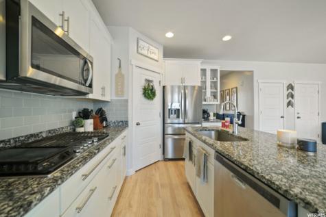 1836 E Red Oak Road E Eagle Mountain UT 84005