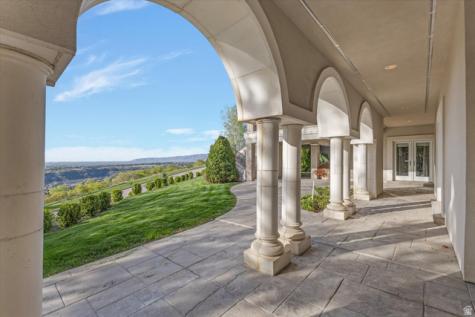 3222 E Eagle View Circle Sandy UT 84092